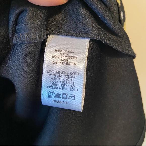 NEW CeCe Floral Smock Neck Tank Top Black Yellow Floral S - Picture 11 of 15